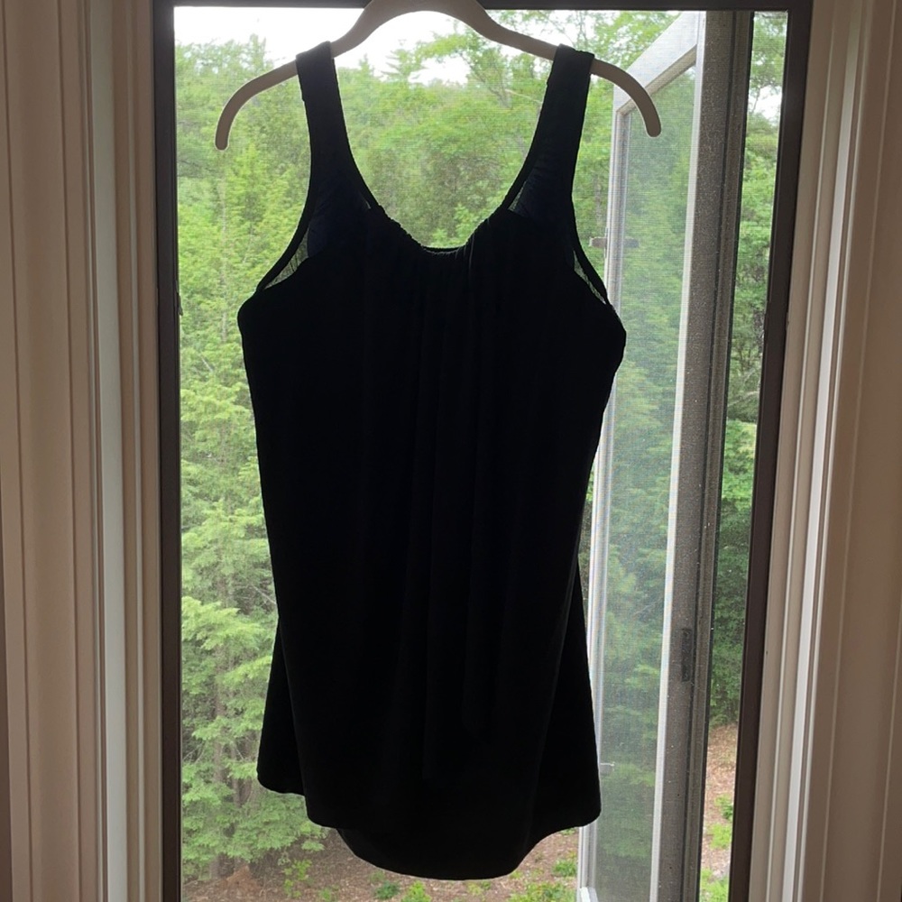 Beautiful Size 20 Magicsuit Swim Top Flattering 🍹